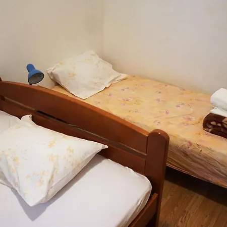 House Uljana - Two Bedroom With Terrace 2 Apartament *
